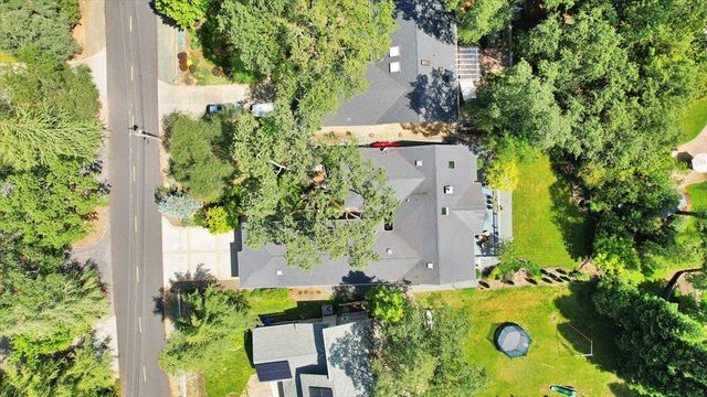 13750 Strawberry Cir, Penn Valley, CA 95946