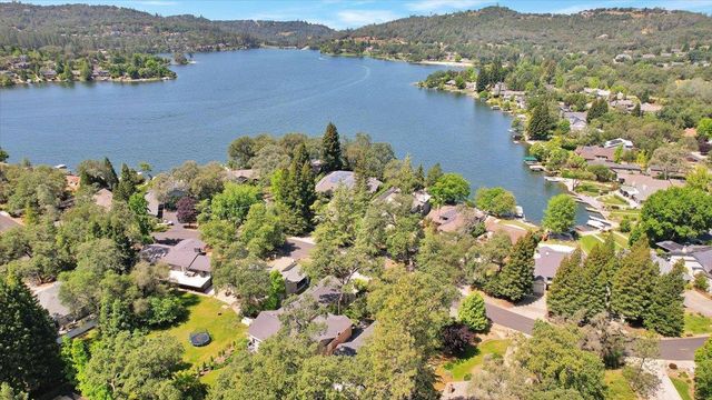 13750 Strawberry Cir, Penn Valley, CA 95946