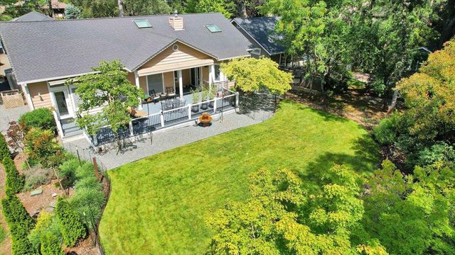 13750 Strawberry Cir, Penn Valley, CA 95946