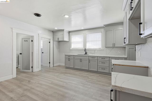 861 70Th Ave, Oakland, CA 94621