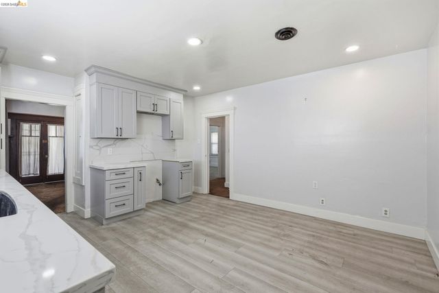 861 70Th Ave, Oakland, CA 94621