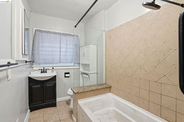 861 70Th Ave, Oakland, CA 94621