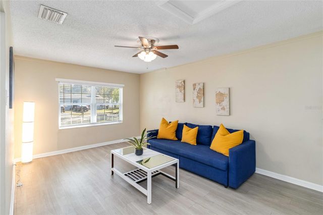 204 CIRCLE HILL DRIVE, Brandon, FL 33510