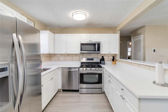 204 CIRCLE HILL DRIVE, Brandon, FL 33510