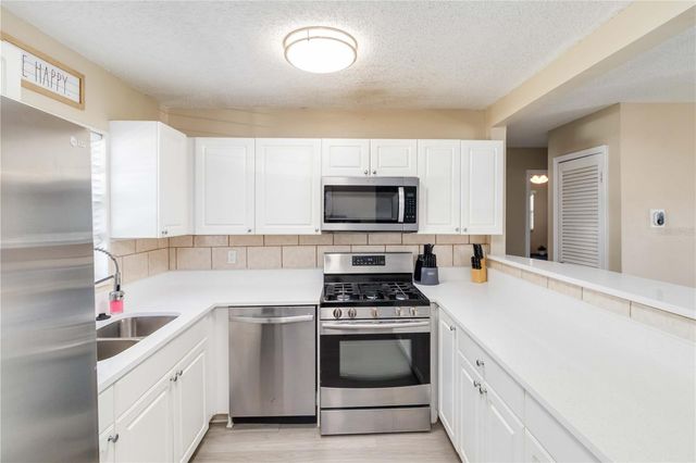 204 CIRCLE HILL DRIVE, Brandon, FL 33510