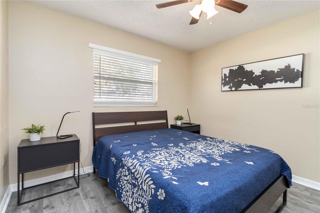 Image 21 of property listing at 204 CIRCLE HILL DRIVE, Brandon, FL 33510