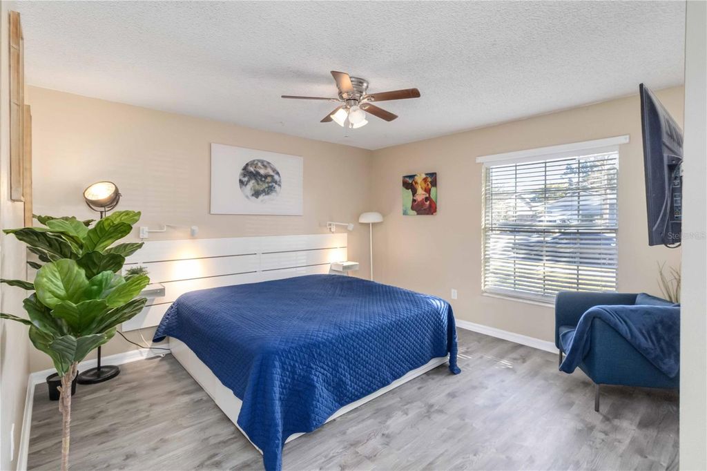 Image 27 of property listing at 204 CIRCLE HILL DRIVE, Brandon, FL 33510