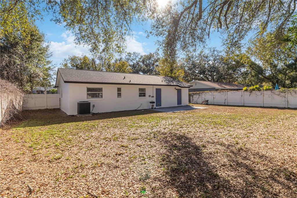 Image 33 of property listing at 204 CIRCLE HILL DRIVE, Brandon, FL 33510