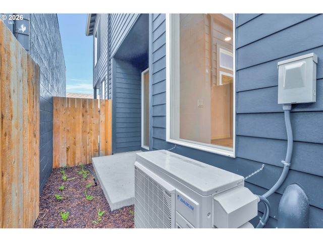 2383 Se 45TH Ave, Portland, OR 97215
