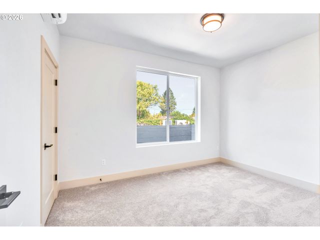 2383 Se 45TH Ave, Portland, OR 97215