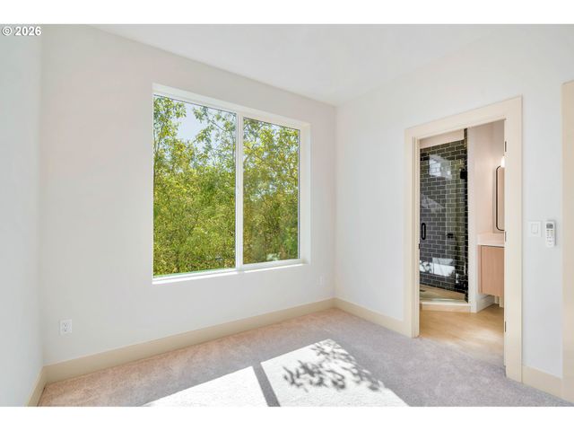 2383 Se 45TH Ave, Portland, OR 97215