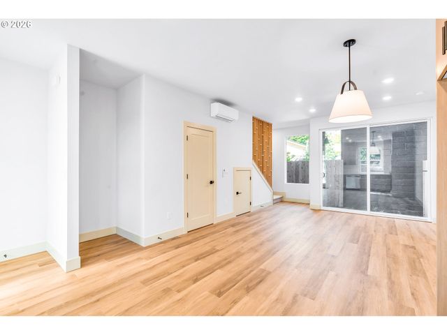 2383 Se 45TH Ave, Portland, OR 97215