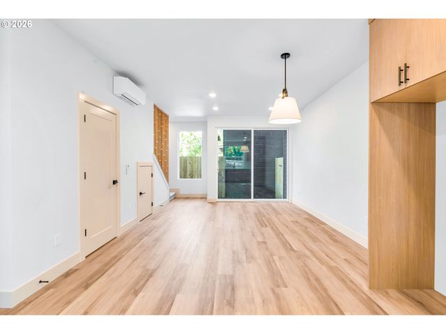 2383 Se 45TH Ave, Portland, OR 97215