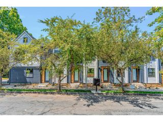 2383 Se 45TH Ave, Portland, OR 97215