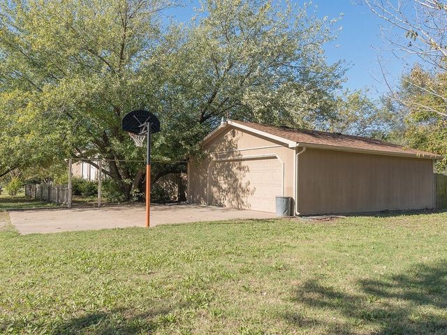 510 E Kirby, Haysville, KS 67060