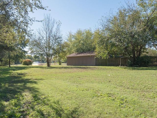 510 E Kirby, Haysville, KS 67060