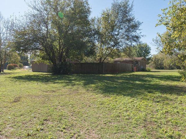 510 E Kirby, Haysville, KS 67060