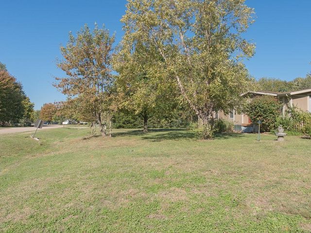 510 E Kirby, Haysville, KS 67060