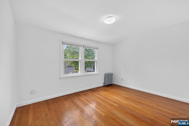 28 Livingston Place, Teaneck, NJ 07666