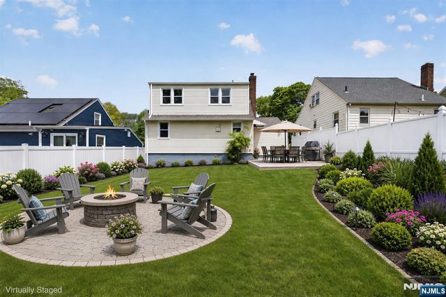 28 Livingston Place, Teaneck, NJ 07666