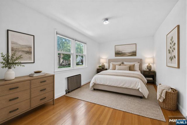 28 Livingston Place, Teaneck, NJ 07666