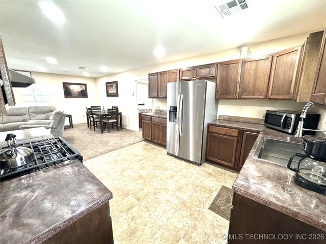 419124 E 1144 Road, Checotah, OK 74426