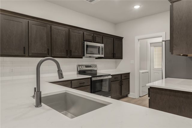 4063 Gunner Trail, College Station, TX 77845