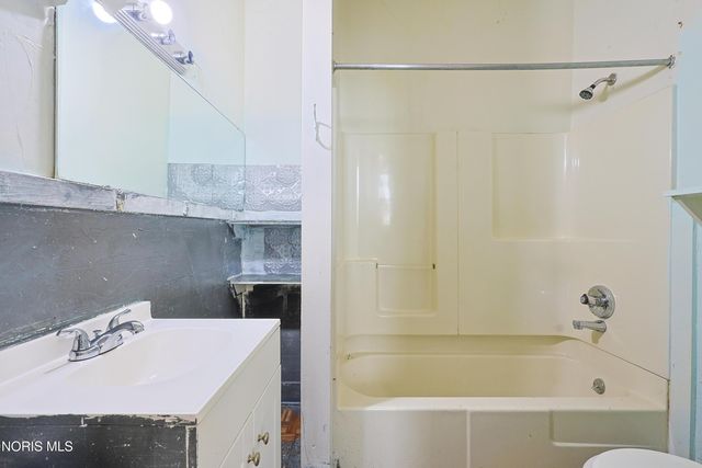 1267 Nebraska Avenue, Toledo, OH 43607