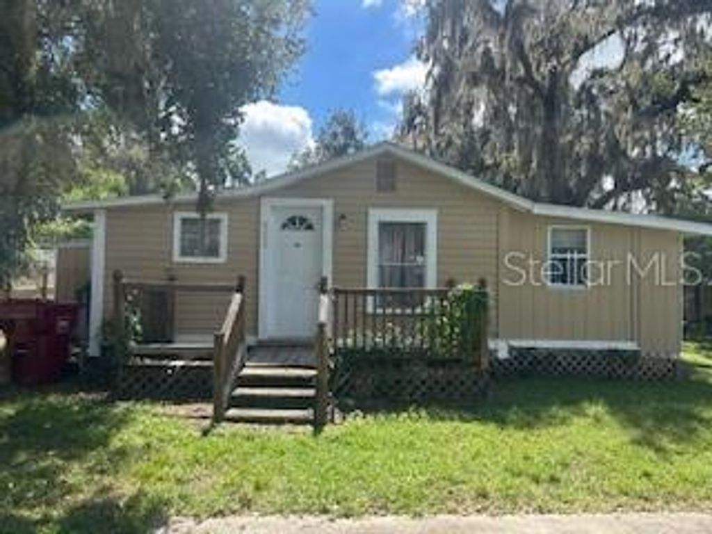 711 OAKLAND HEIGHTS AVENUE, Plant City, FL 33563