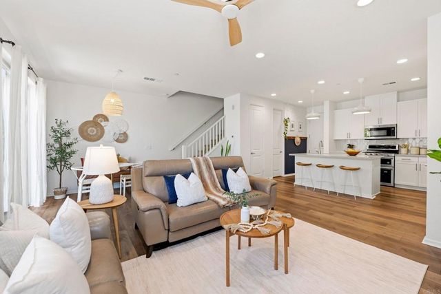 1175 Via Lucero, Oceanside, CA 92056