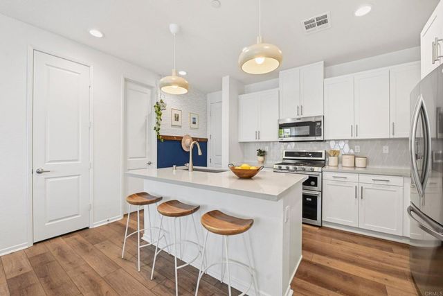 1175 Via Lucero, Oceanside, CA 92056