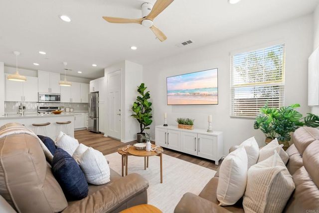 1175 Via Lucero, Oceanside, CA 92056