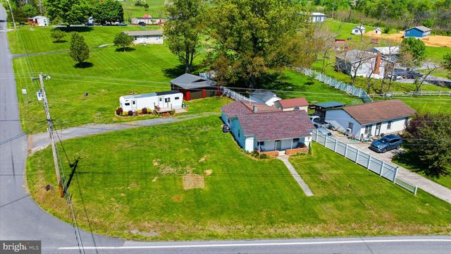 1505 LOOP RD, Gerrardstown, WV 25420