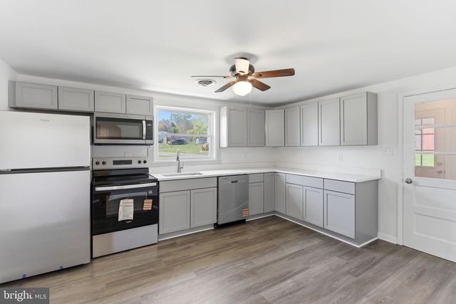 1505 LOOP RD, Gerrardstown, WV 25420