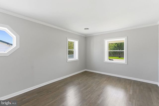 1505 LOOP RD, Gerrardstown, WV 25420