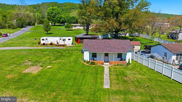 1505 LOOP RD, Gerrardstown, WV 25420
