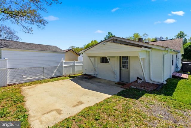 1505 LOOP RD, Gerrardstown, WV 25420