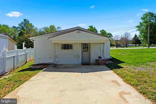 1505 LOOP RD, Gerrardstown, WV 25420
