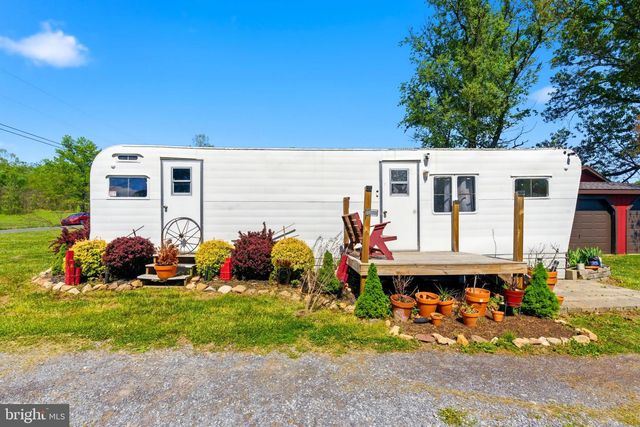 1505 LOOP RD, Gerrardstown, WV 25420