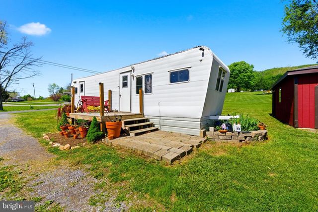 1505 LOOP RD, Gerrardstown, WV 25420