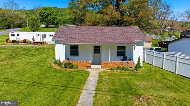 1505 LOOP RD, Gerrardstown, WV 25420