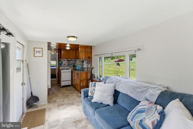 1505 LOOP RD, Gerrardstown, WV 25420
