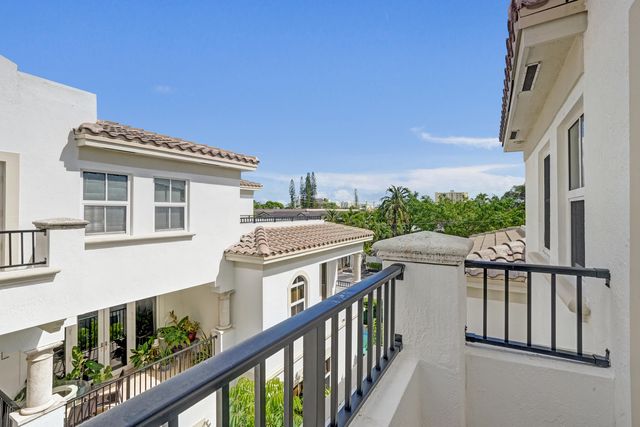 835 NE 16th Terrace, Fort Lauderdale, FL 33304