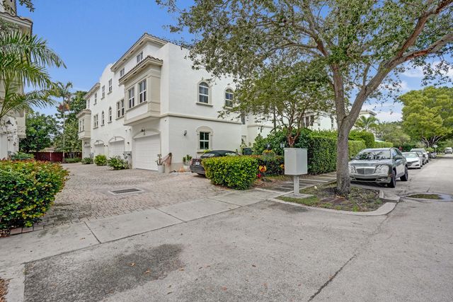 835 NE 16th Terrace, Fort Lauderdale, FL 33304