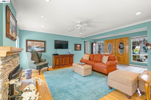 775 Catalina Dr, Livermore, CA 94550
