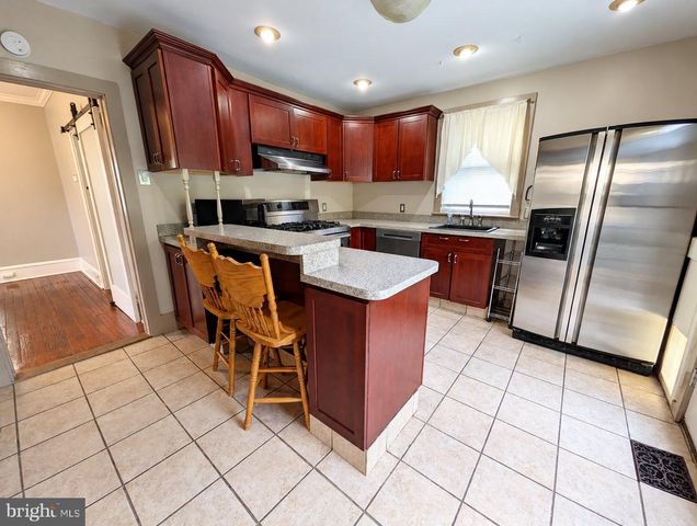 419 ELM AVE, Riverton, NJ 08077