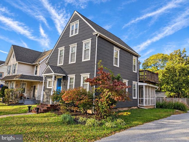 419 ELM AVE, Riverton, NJ 08077