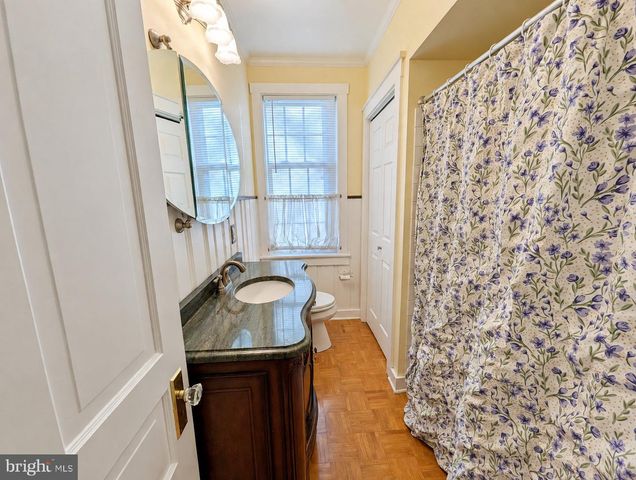 419 ELM AVE, Riverton, NJ 08077
