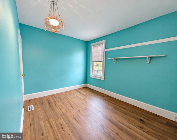 419 ELM AVE, Riverton, NJ 08077