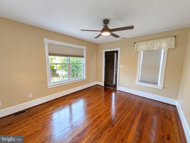 419 ELM AVE, Riverton, NJ 08077
